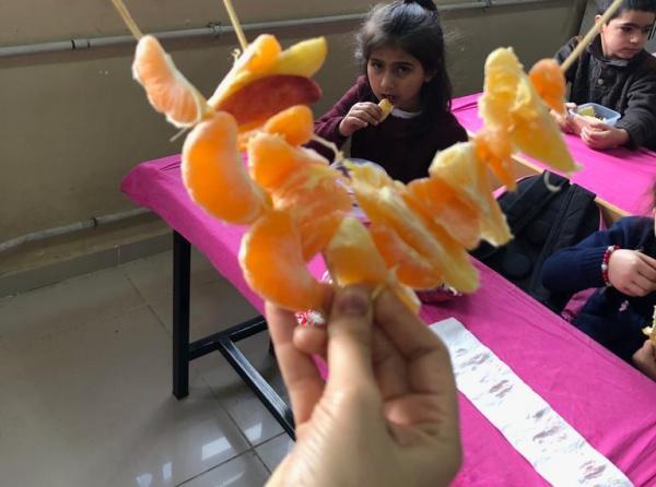 2/A Sınıfından Sağlıklı Beslenme Alışkanlığı Etkinliği: Şiş Meyve